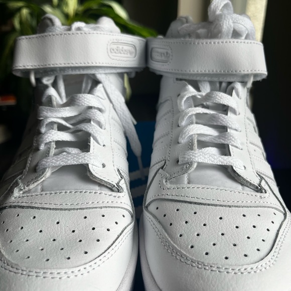 adidas Forum Mid in all white - Picture 2 of 10